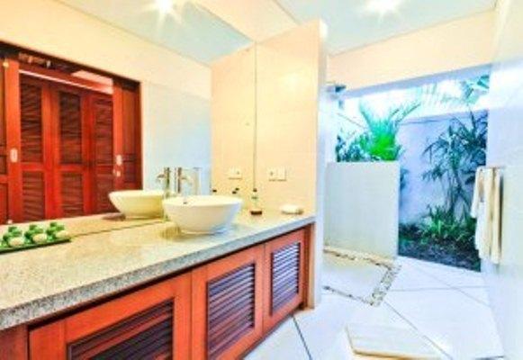 Olive * Seminyak (Bali)